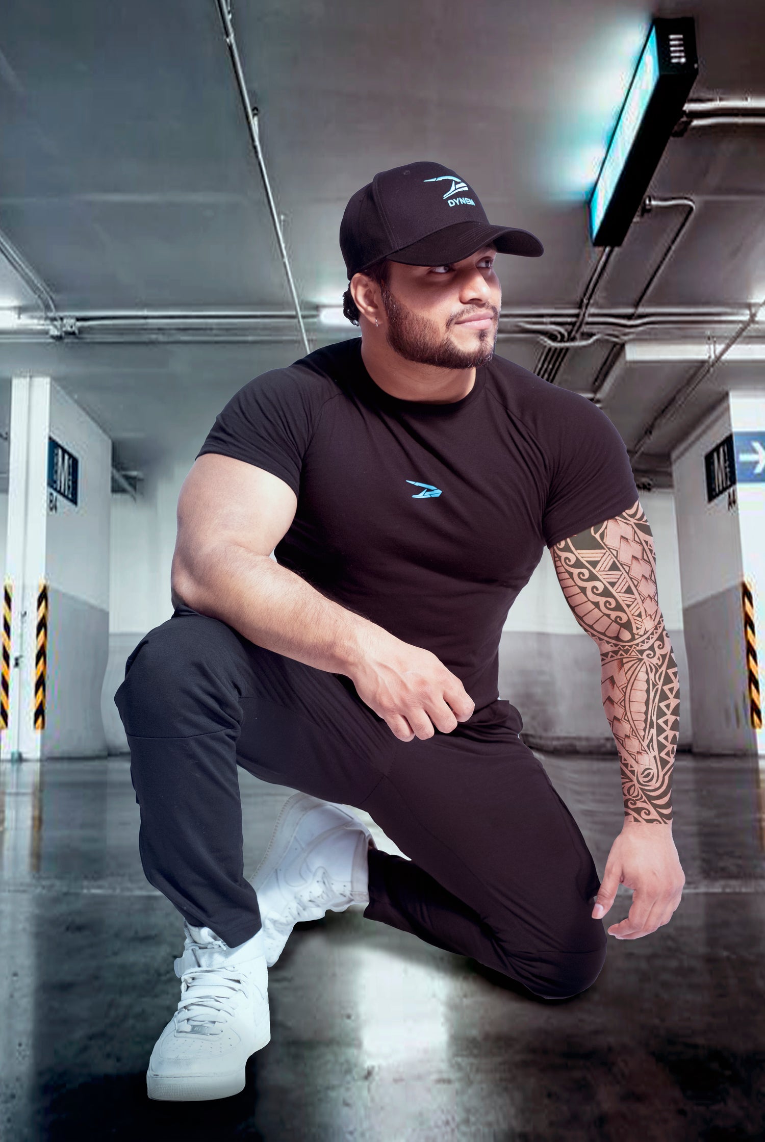 Dynem™ Crew Neck Tshirt And Joggers In Blacak